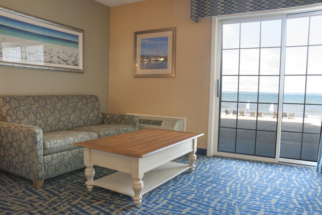 Grand Beach Resort Hotel Traverse City Exterior photo