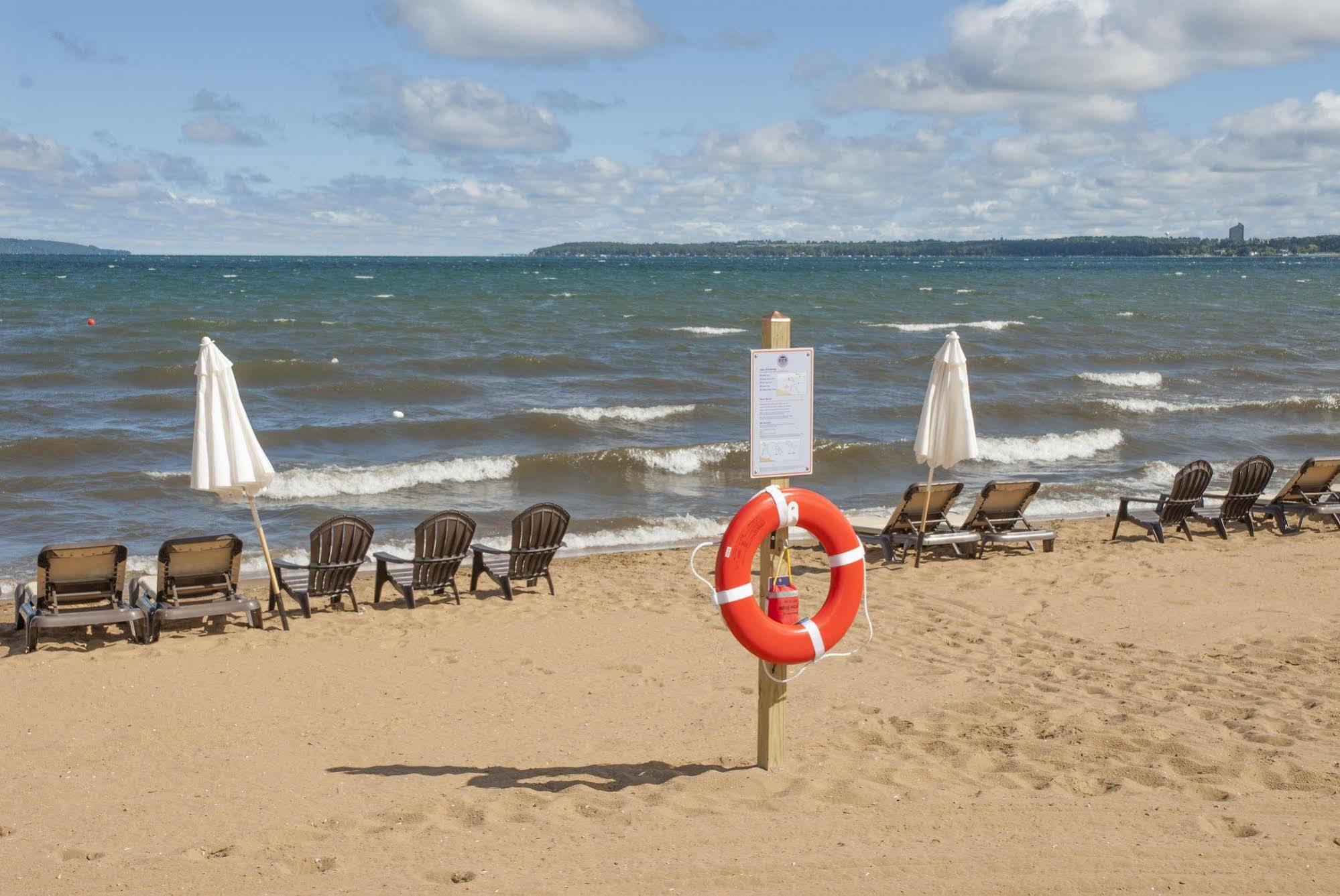 Grand Beach Resort Hotel Traverse City Exterior photo