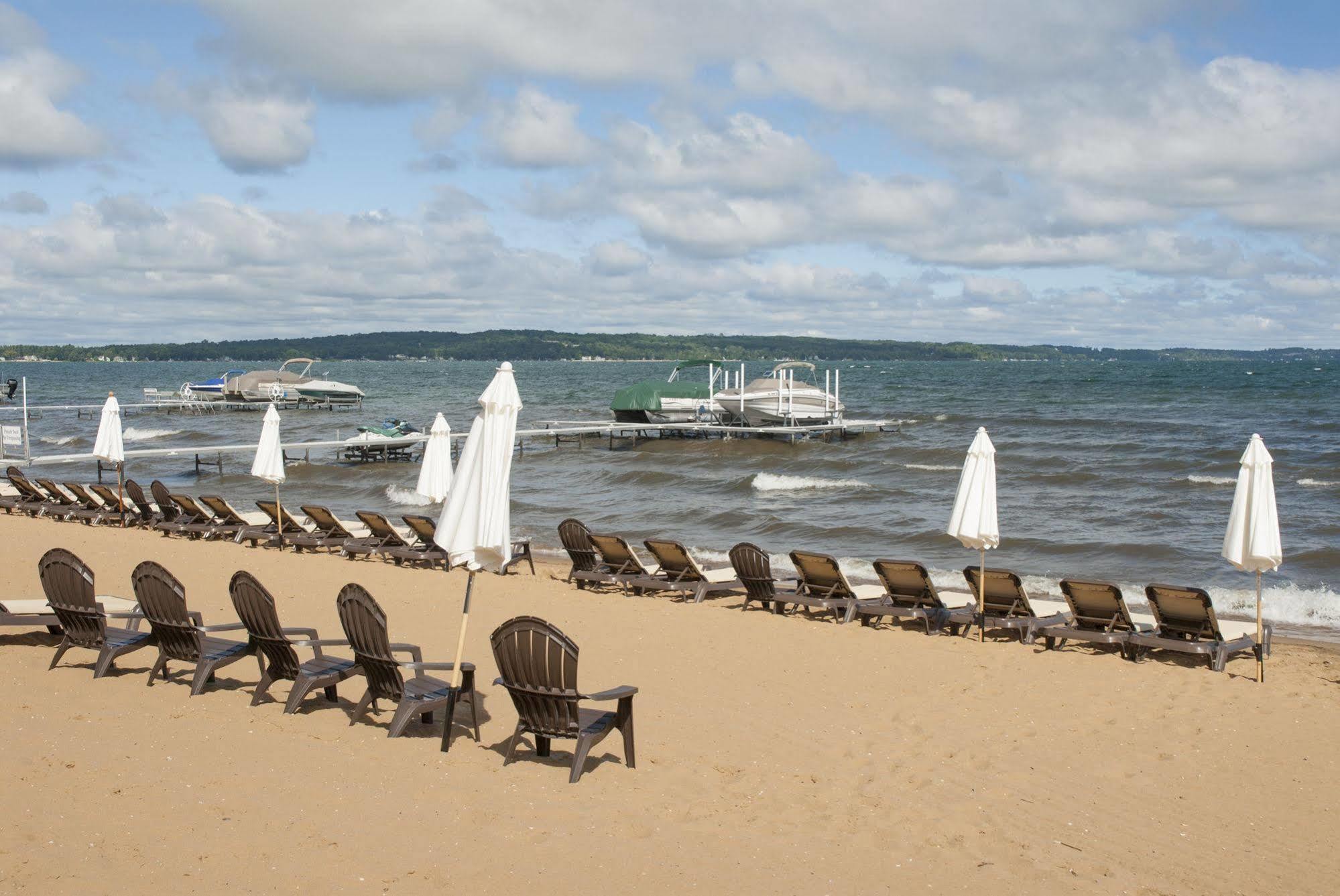 Grand Beach Resort Hotel Traverse City Exterior photo